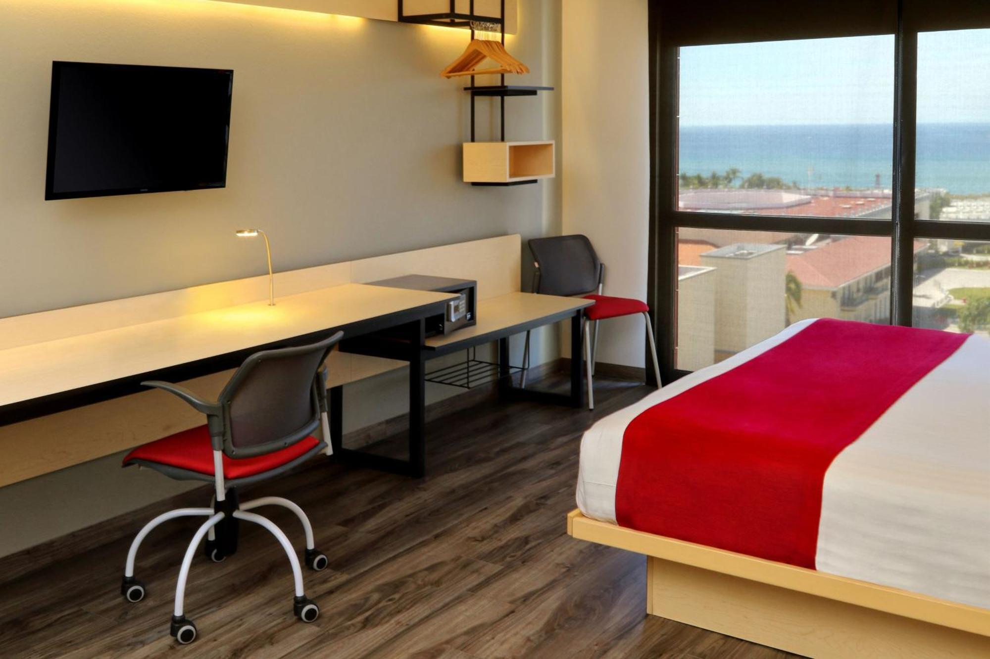 City Express Plus By Marriott Puerto Vallarta Exterior photo